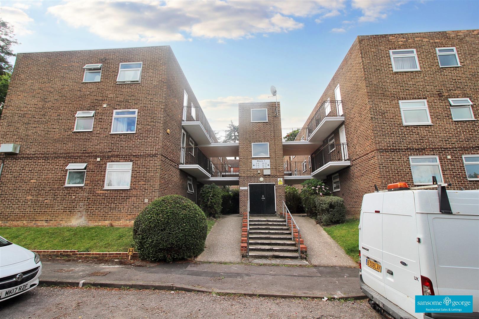 Western Elms Avenue, Reading
